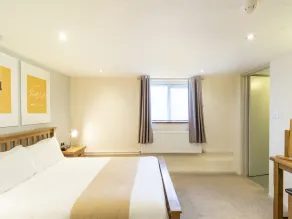 OYO Elm Farm Country House, Norwich Airport - Room