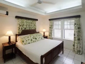 Sea Spray 50 Steps to the Sea, Silver Sands, 3 BR - Room