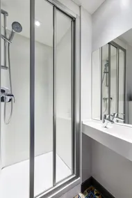 hotelF1 Moret Fontainebleau - Bathroom