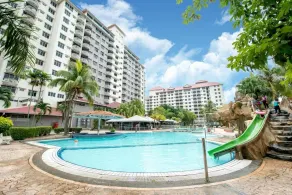 Maison Seaview Suites Port Dickson - Pool