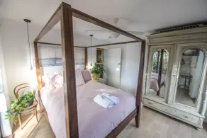 Jaspers Apartments - Room