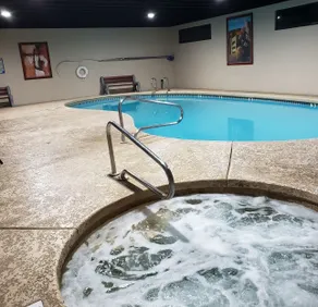 Ultra Luxury Tiny Home with Deck - Pool