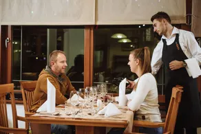 Rooms Reaktiv - Restaurante