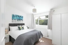 Skyvillion - Lush 2 Bed Hydean Way House & Garden - Værelse