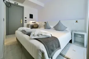 Monaco Suites Hotel - Værelse