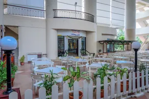 Rainbow Paradise Beach Resort by LWE - Restaurant