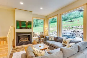 Resting Eagle Cabin w/ Mtn Views in PA Wilds - Interior