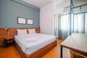 Modern Furnished @ 1BR Margonda Residence 1 Apartment By Travelio - Zimmer