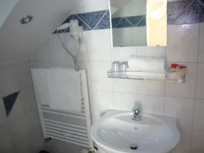 Hotel Deutsches Haus - Bathroom