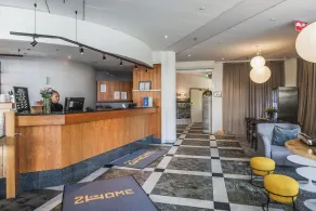 2Home Hotel Apartments - Rezeption