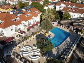 Pinehill Hotel & Suites - Pool