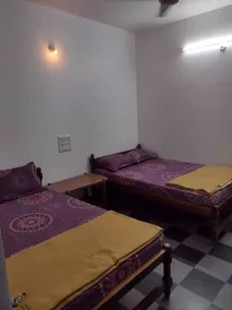 Padmashree lodge - Room