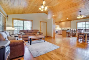 Norfork Lake Access: Cabin w/ Deck & Water View! - Interiør