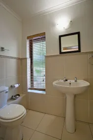 No 66 Sandton Lodge - Bathroom