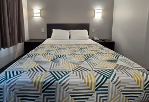 Motel 6-Joliet, IL - Chicago - I-55 - Room