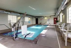 Cobblestone Hotel - Wayne - Pool