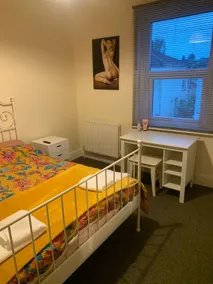 Apartment, Stylish 2 bed Riverside House, 2 Kingsize beds, Free Parking - Værelse