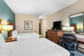 Sonesta Essential Houston Hobby Airport - Room