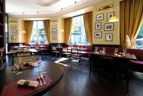 U-Visionary Roma Hotel - Restaurang