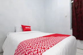 OYO 1765 Herman Homestay - Zimmer
