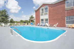 Super 8 by Wyndham Nixa/Springfield Area - Pool