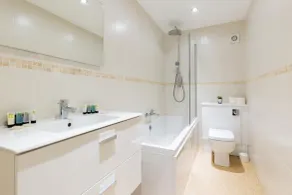 Red Lea Apartments with Pool and Spa - Salle de bain
