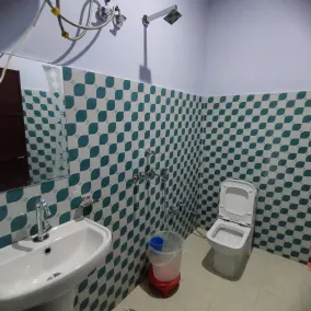 Bushahri Homestay - Badezimmer