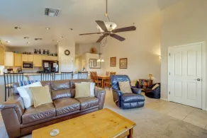 2 Mi to Lake: Apt w/ Balcony in Payson! - Interior