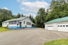 Family-friendly Home w/ Furnish Patio in Crystal! - Intérieur