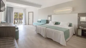 FERGUS Bermudas - Chambre