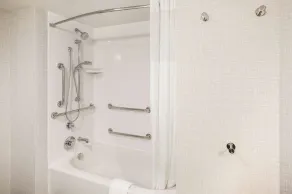 Hampton Inn & Suites Houghton - Salle de bain