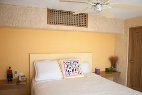 Casa de Los Gatos - Room
