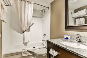 Best Western Plus Cambridge Hotel - Salle de bain