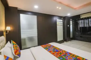 FabHotel Backstreet - Rum