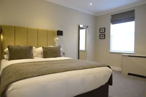 Oatlands Park Hotel - Room