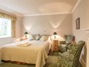 Marshwood Farm B&B and Shepherds Hut - Room