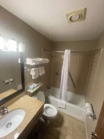 Quality Inn Council Bluffs I-80 - Badeværelse