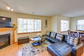 Great for Families! Spacious Retreat in Lynnwood - Innenbereich
