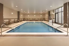 Embassy Suites by Hilton Akron Canton Airport - Piscine