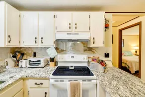 Hike, Swim, Ski & More: Home in Arrowhead Lakes! - Innvendig