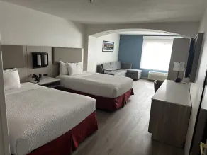 La Quinta Inn & Suites by Wyndham Albuquerque Midtown - Zimmer