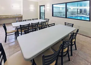 AmericInn by Wyndham Omaha - Piscine