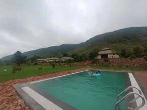 Chokhiwadi Forest Retreat - Piscine