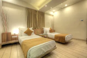 Scenaria Hotel - Navrangpura, Ahmedabad - Chambre