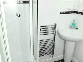 Fitzwarine House Whittington - Bathroom