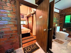 Good Life Dacha Riverside & Parkside Retreat - Bad