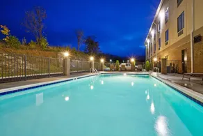 Holiday Inn Express Troutville-Roanoke North by IHG - Piscine