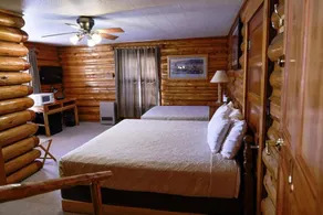 Twin Pines Lodge & Cabins - Chambre