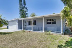 Dockside Hernando Beach Retreat w/ Canal Access - Innenbereich
