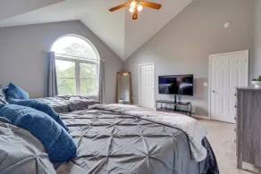 1 Mi to Lakes: Family Pocono Home w/ Fire Pits! - Innenbereich